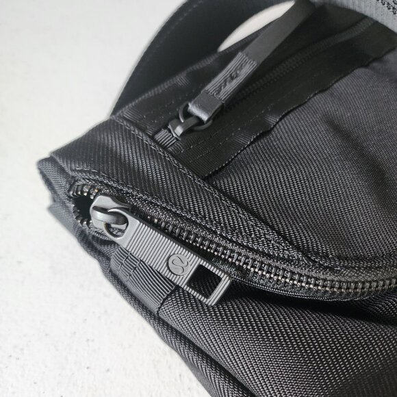 Lululemon Festival Bag II "LIKE NEW" - Picture 10 of 16